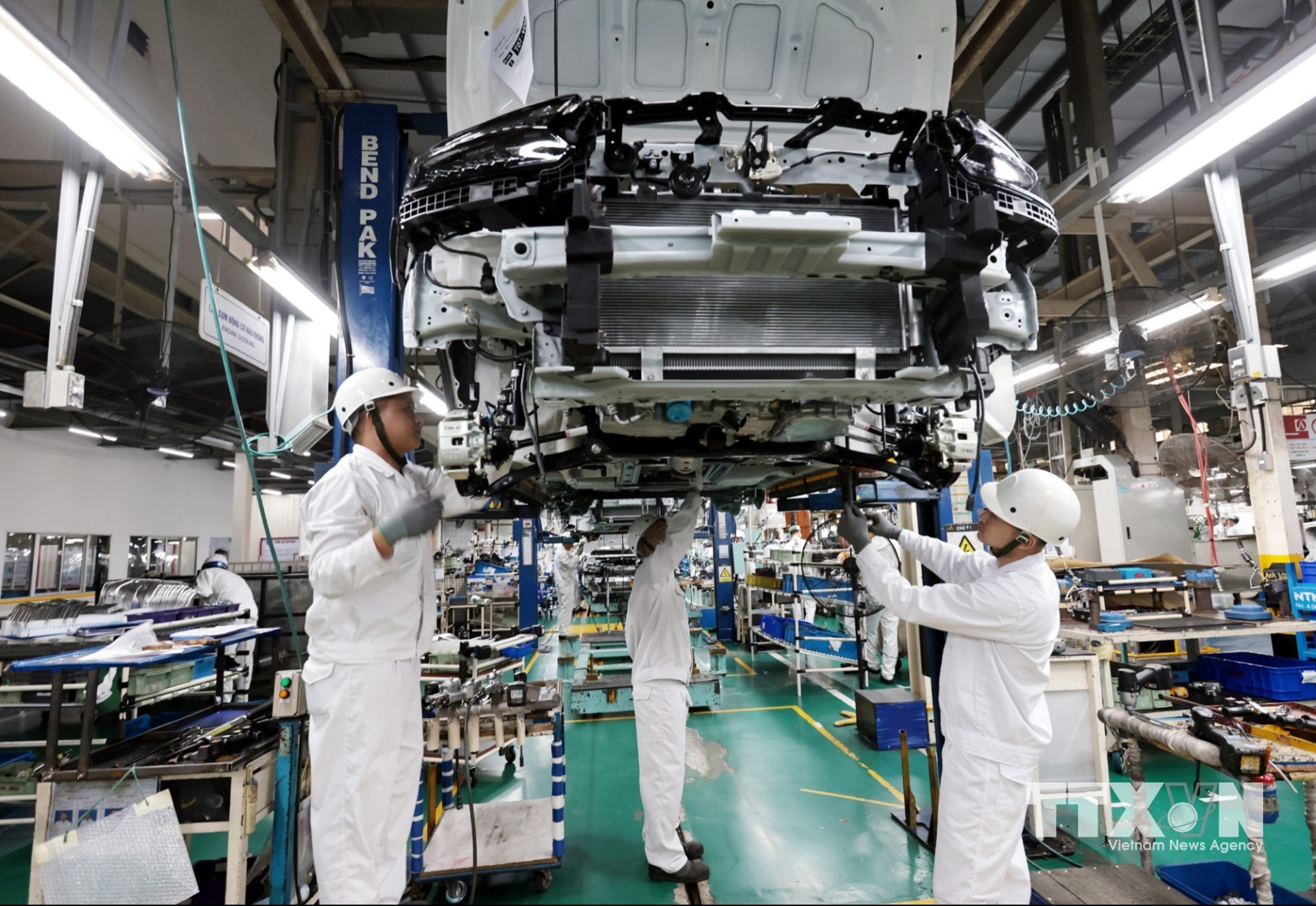 Sản xuất xe ô tô tại nhà máy Honda Việt Nam, phường Vĩnh Phúc, Phú Thọ. (Ảnh: Trần Việt/TTXVN)